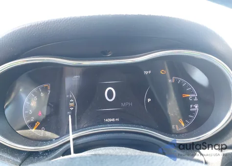 2015 Jeep Grand Cherokee Laredo z USA, uszkodzony, nr VIN 1C4RJFAG7FC122784